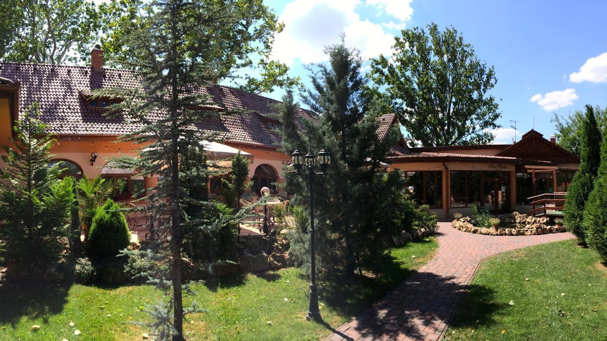 Hotel Platan Garden & Restaurant 3*